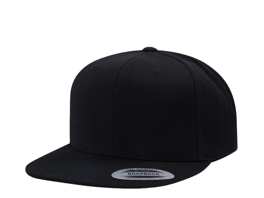 Yupoong Basic Black Snapback  Gorra