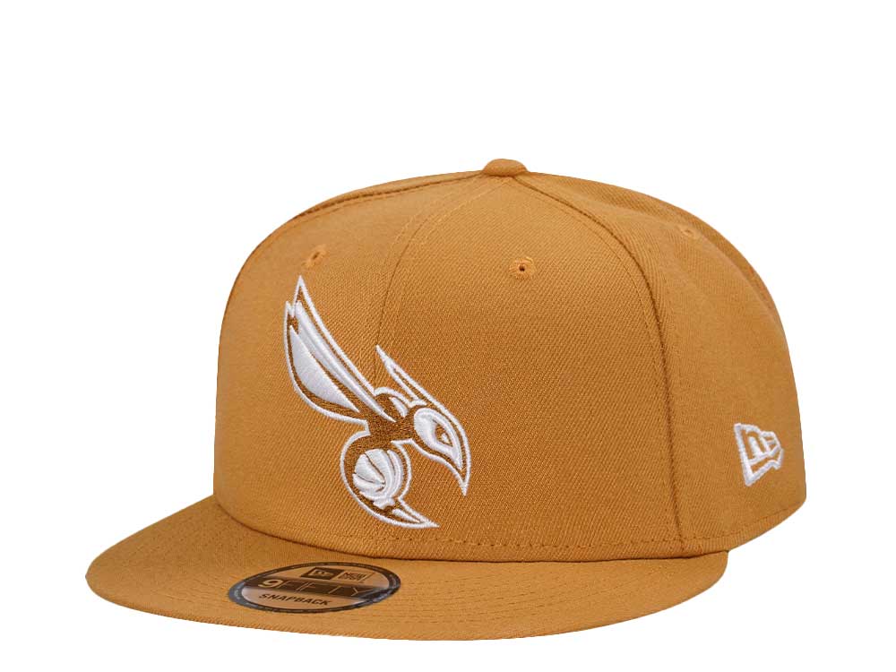 New Era Charlotte Hornets Panama Tan Edition 9Fifty Snapback Gorra