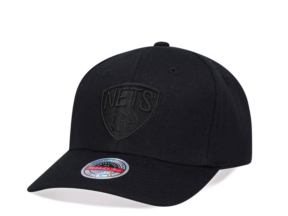 Mitchell & Ness Brooklyn Nets All Black Classic Red Line Flex Snapback Gorra