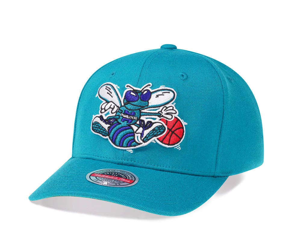 Mitchell & Ness Charlotte Hornets Team Ground Red Line Solid Flex Snapback Cap