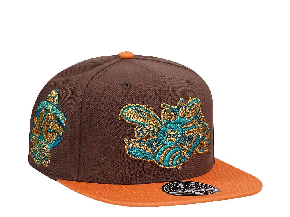 Mitchell & Ness Charlotte Hornets 10th Anniversary Copper Top Hardwood Classic Dynasty Fitted Gorra