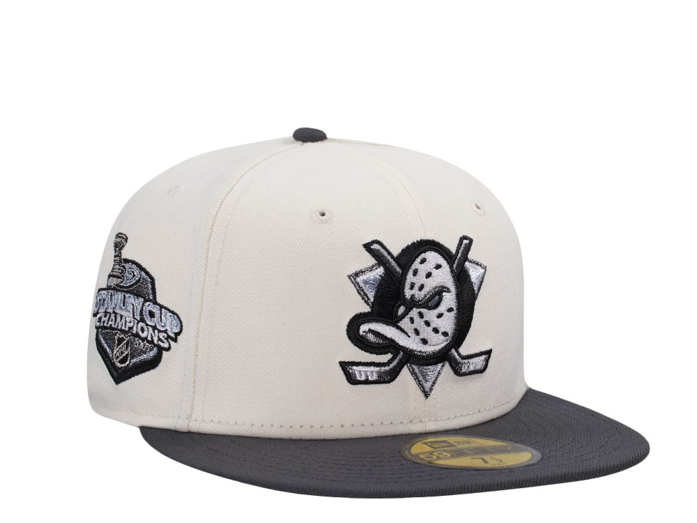 New Era Anaheim Ducks Stanley Cup Champions 2007 Liquid Titanium Chrome Two Tone Edition 59Fifty Fitted Gorra