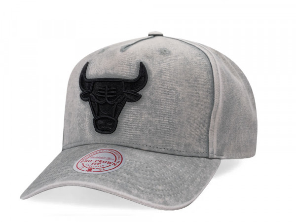 Mitchell & Ness Chicago Bulls Washed Out Vintage Pro Crown Fit Snapback Cap