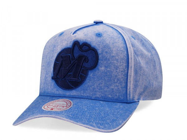 Mitchell & Ness Dallas Mavericks Washed Out Vintage Pro Crown Fit Snapback Cap