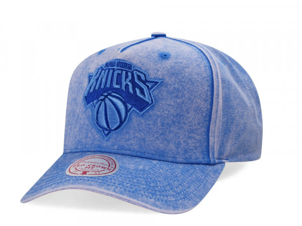 Mitchell & Ness New York Knicks Washed Out Vintage Pro Crown Fit Snapback Cap