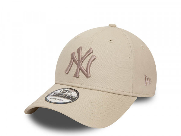 New Era New York Yankees League Essential Stone Brown 9Forty Strapback Cap