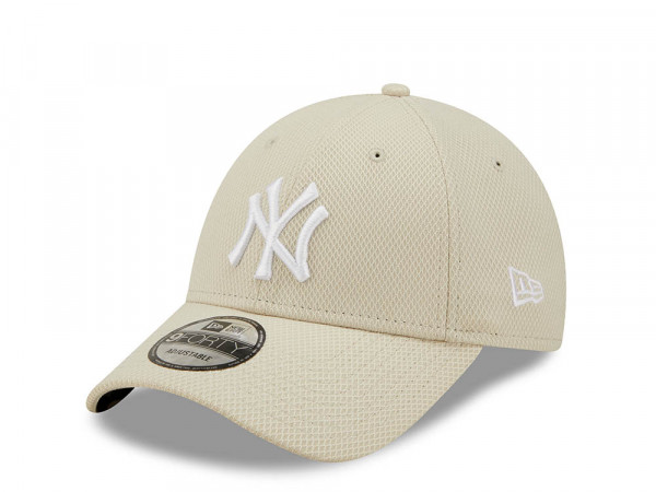 New Era New York Yankees Diamond Stone White 9Forty Strapback Cap